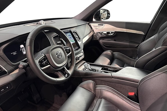Volvo XC90 27 of 30