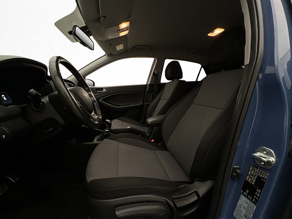 Hyundai i20 10 of 27