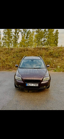 Volvo V50 2 of 7
