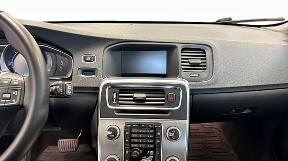 Volvo V60 Cross Country 12 of 13