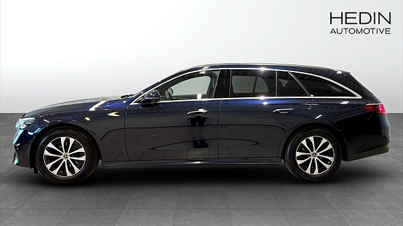 Mercedes-Benz E220 2 of 12