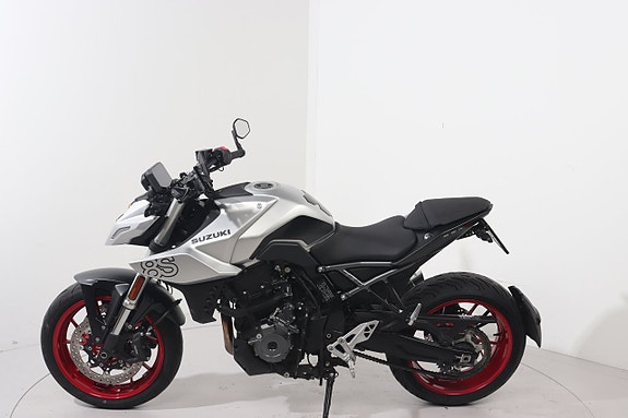 Suzuki GSX-8S 5 of 7