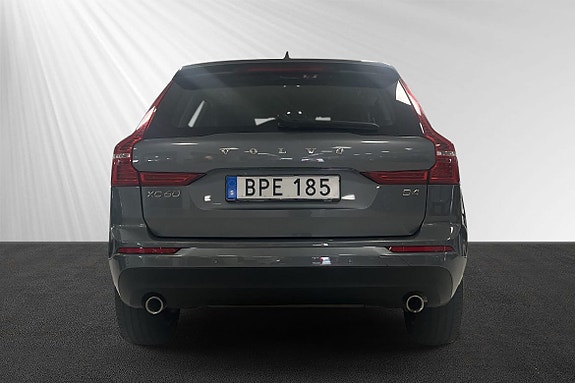 Volvo XC60 2 of 7