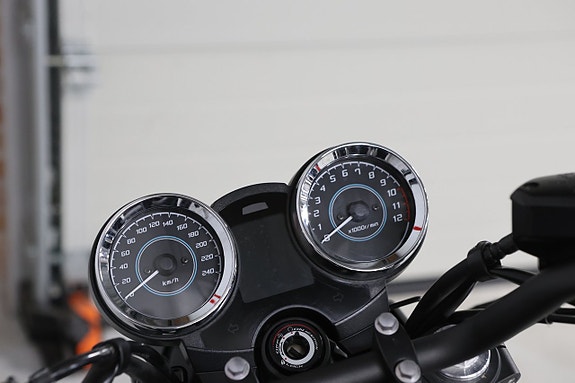 Kawasaki Z 650 RS 7 of 8