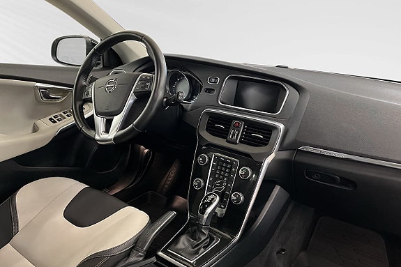 Volvo V40 Cross Country 6 of 6