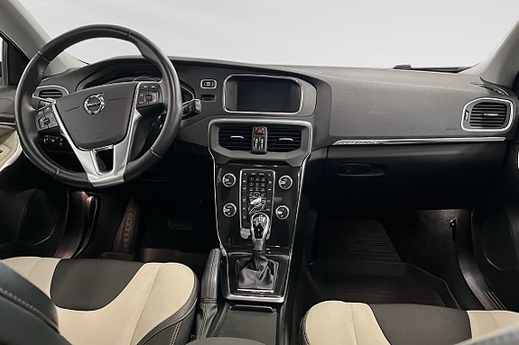 Volvo V40 Cross Country 5 of 6