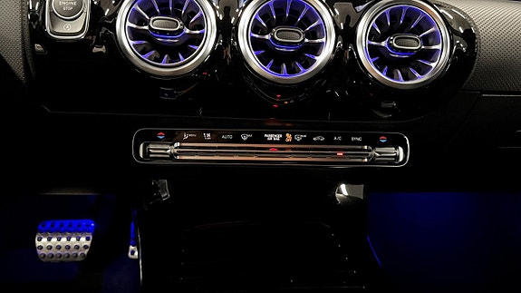 Mercedes-Benz CLA200 16 of 20