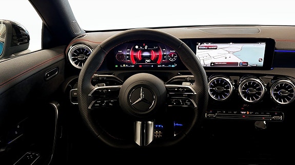 Mercedes-Benz CLA200 13 of 20