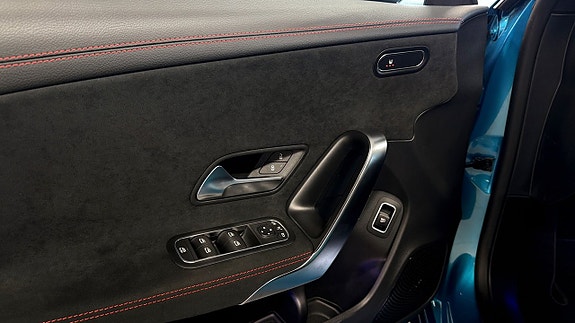 Mercedes-Benz CLA200 11 of 20