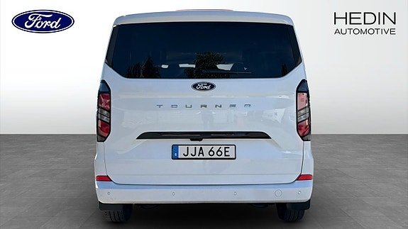 Ford Custom Tourneo 7 of 12