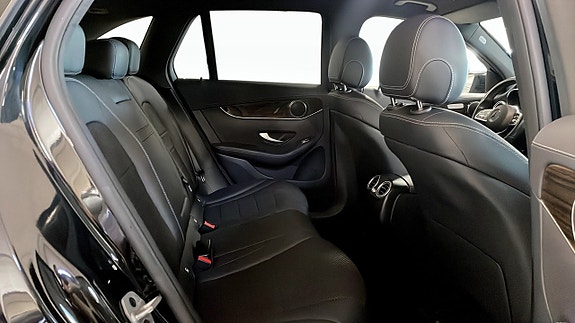 Mercedes-Benz GLC300 de 5 of 26