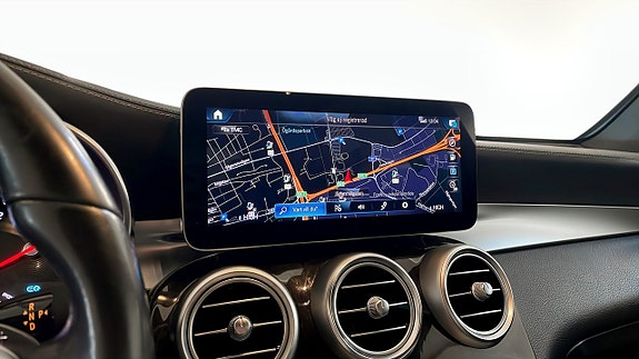 Mercedes-Benz GLC300 de 13 of 26