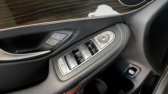 Mercedes-Benz GLC300 de 23 of 26