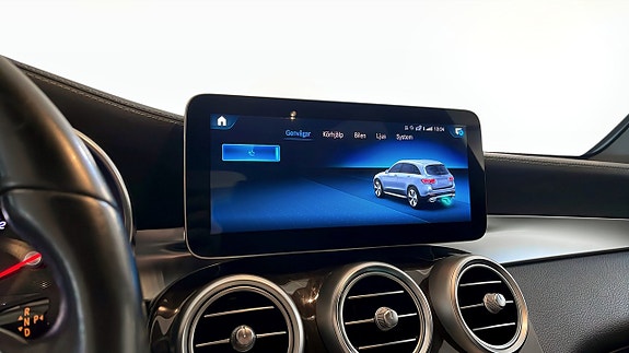 Mercedes-Benz GLC300 de 14 of 26