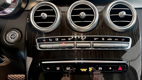 Mercedes-Benz GLC300 de 18 of 26