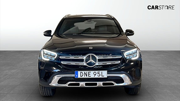 Mercedes-Benz GLC300 de 8 of 26