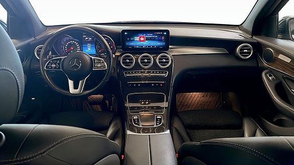 Mercedes-Benz GLC300 de 4 of 26