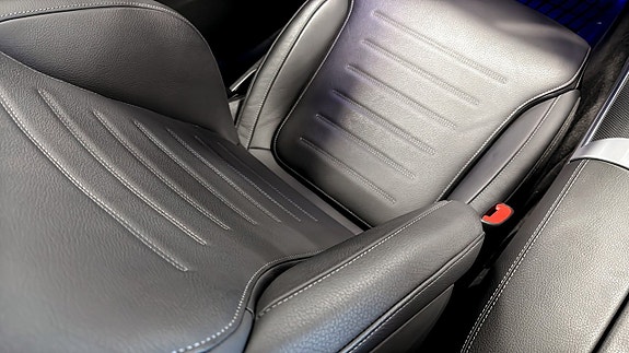Mercedes-Benz C300 e 16 of 26