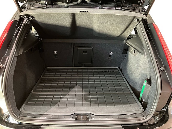 Volvo XC40 14 of 16