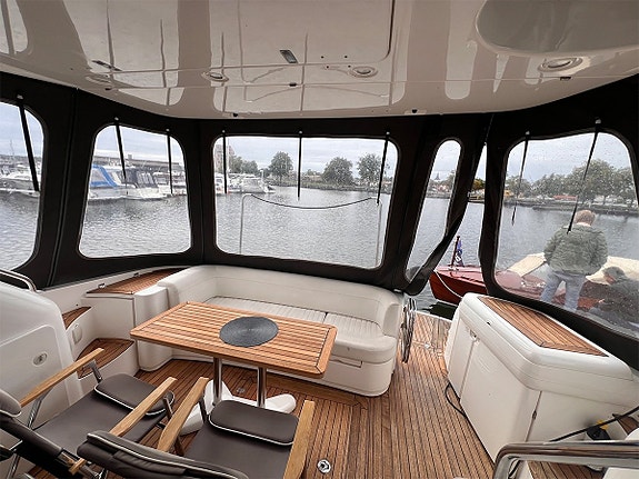 Sealine F42/5 13 of 28