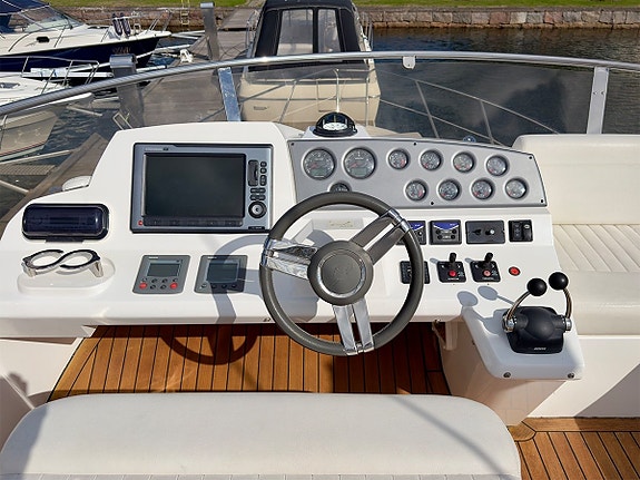 Sealine F42/5 10 of 28