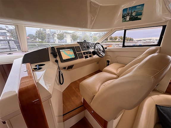 Sealine F42/5 17 of 28