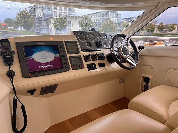 Sealine F42/5 19 of 28
