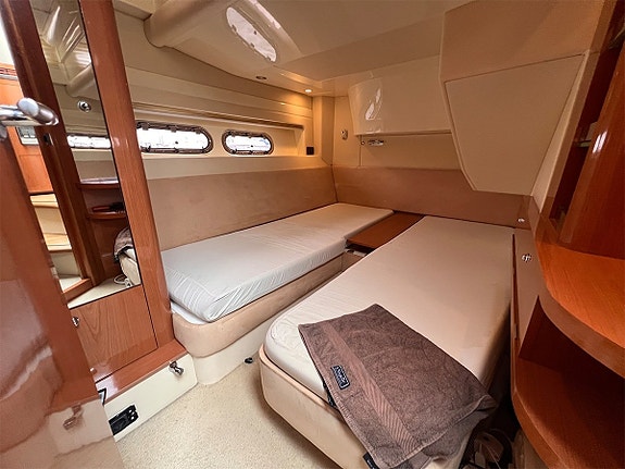 Sealine F42/5 25 of 28
