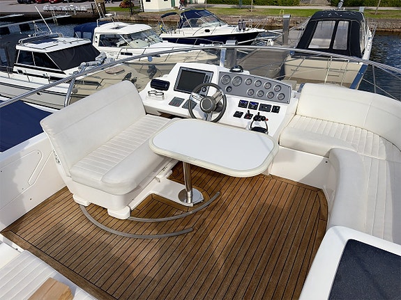 Sealine F42/5 8 of 28