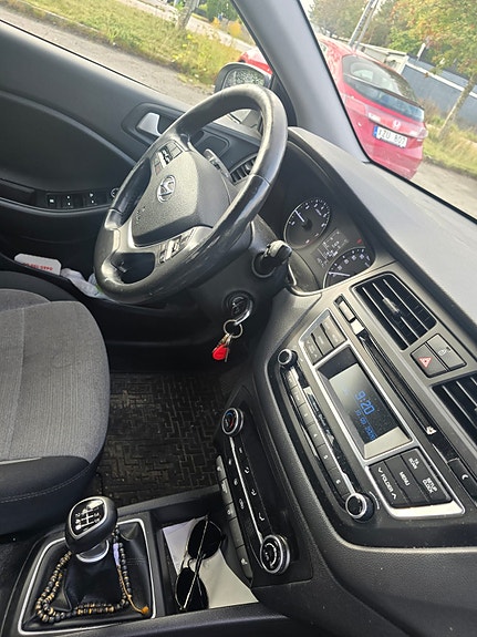 Hyundai i20 5 of 6