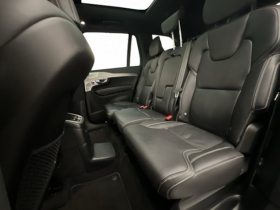 Volvo XC90 26 of 30