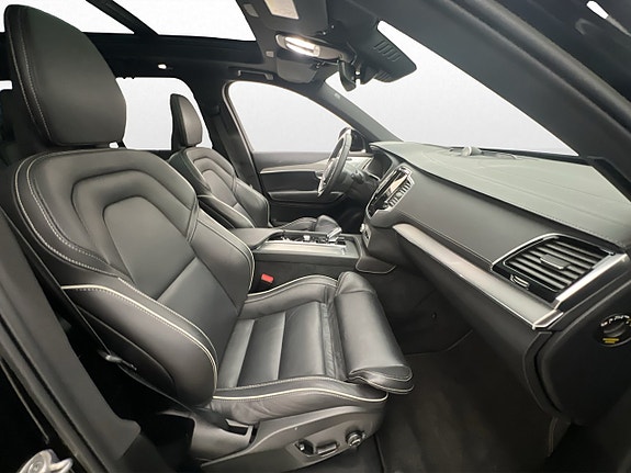 Volvo XC90 24 of 30
