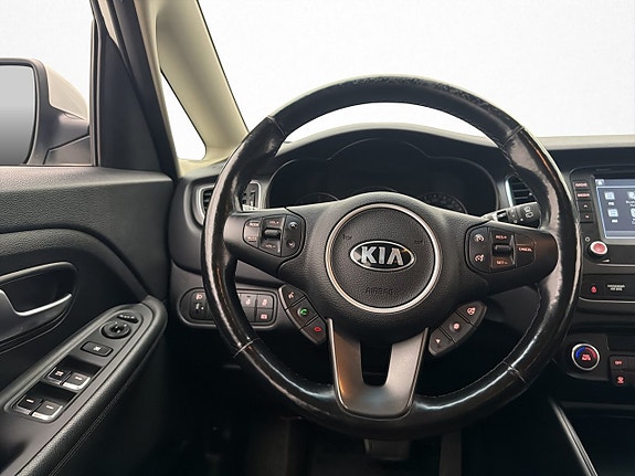 Kia Carens 11 of 23