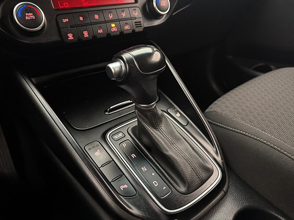 Kia Carens 17 of 23