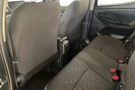 Toyota Yaris 13 of 20