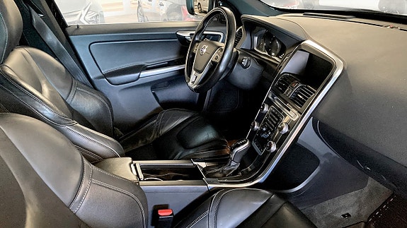 Volvo XC60 3 of 12