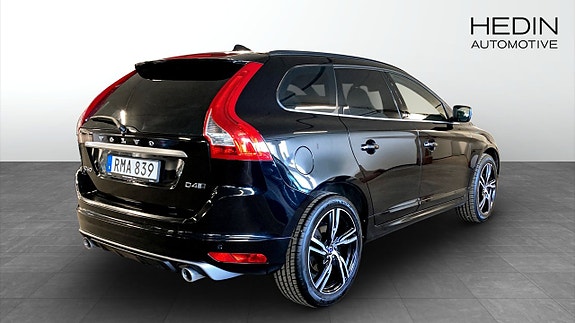 Volvo XC60 2 of 12