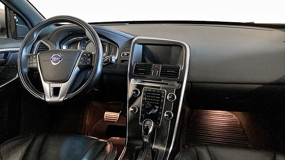 Volvo XC60 4 of 12
