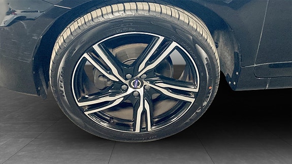Volvo XC60 9 of 12