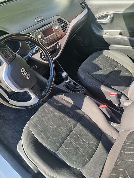 Kia Picanto 5 of 7