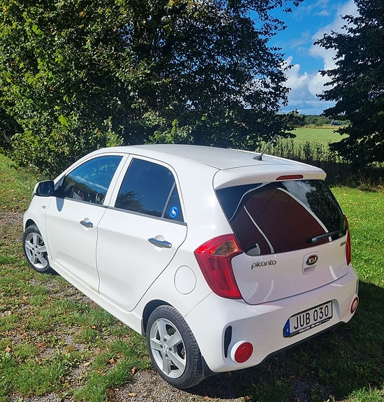 Kia Picanto 4 of 7