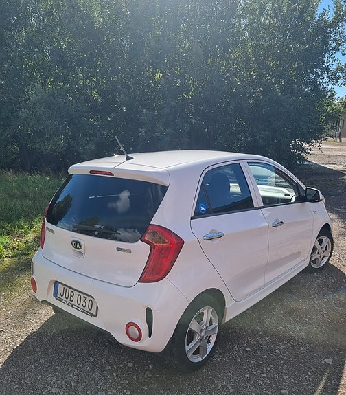 Kia Picanto 3 of 7