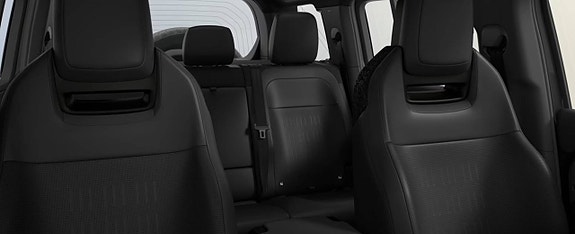 Land Rover Defender 110 5 of 6
