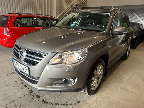 Volkswagen Tiguan 2 of 8