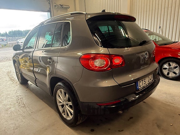 Volkswagen Tiguan 4 of 8