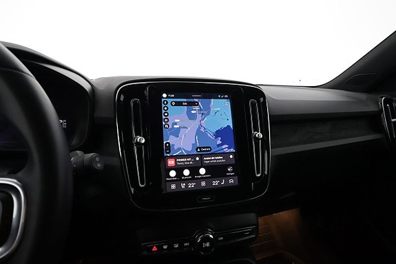 Volvo XC40 12 of 17