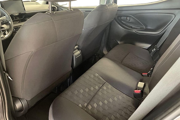 Toyota Yaris 13 of 20