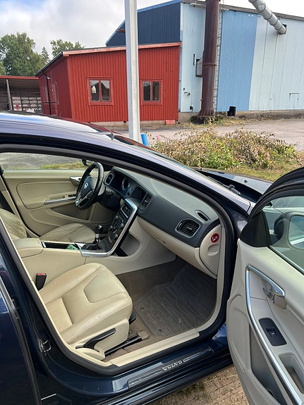 Volvo S60 6 of 7
