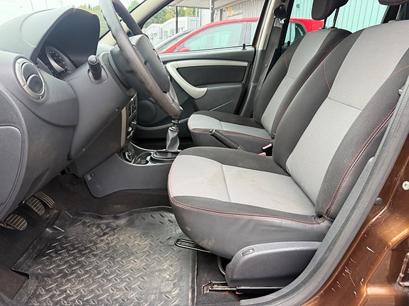 Dacia Duster 14 of 21