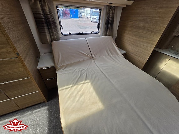 Adria ADORA 613 UT *Queenbed *Alde *El-golvvärme 9 of 19